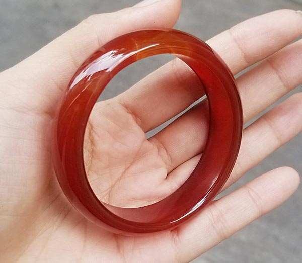 Đo size tay vòng kiềng đá