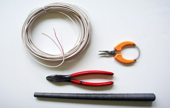 Dụng cụ và nguyên liệu làm nhẫn bằng dây điện