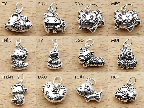 Mẫu charm bạc 12 con giáp